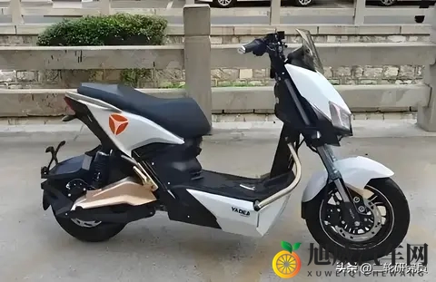 选电摩别乱买！雅迪X5这3个优势，让你通勤一周一充还倍儿有面-2