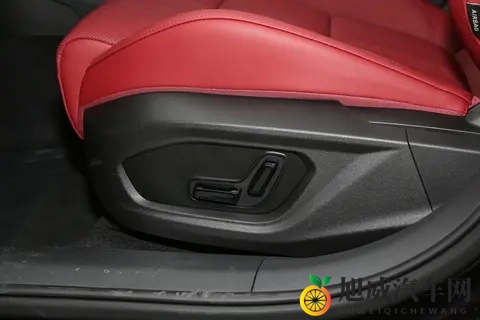 兼顾性能与智能，领克 03 2026 款 20TD AT Ultra 解析-1