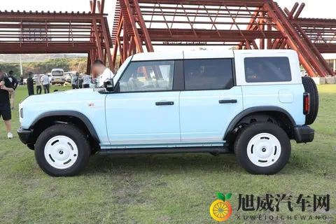 福特智趣烈马：高通骁龙8255芯片加持，156英寸Mini-LED屏-1