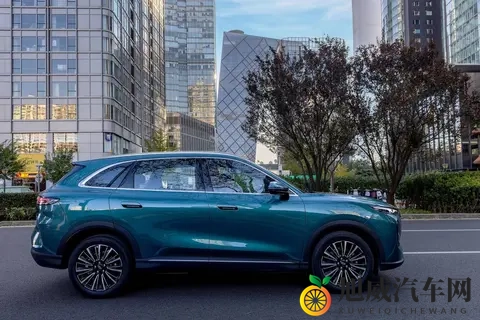 限时929万起，第五代奇瑞瑞虎8上市！两套前脸_内饰造型，配大屏-3