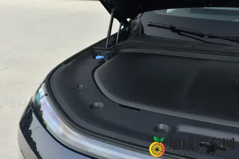 深蓝S09与阿维塔11对比，哪款更适合大家庭？看完你就知道了-3