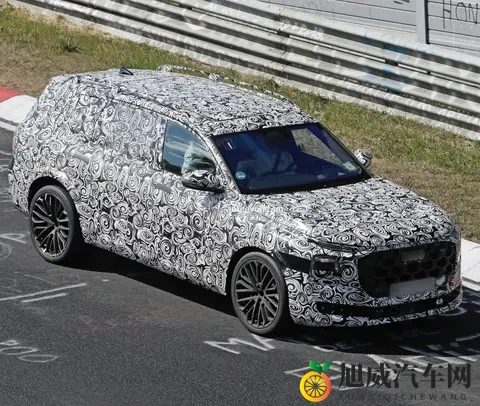 奥迪Q9霍希版现身街头,燃油旗舰还能打吗?豪华车市正悄悄变天-1