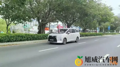 人民的MPV该是啥样？五菱星光730开起来如何，喵哥告诉你试驾体验-2