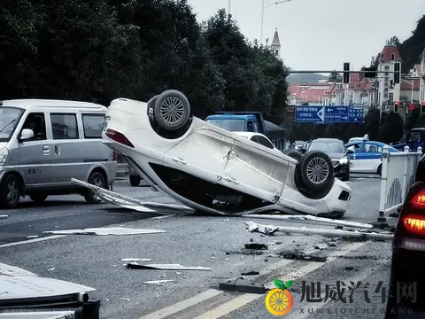 开了9年手动挡，换成自动挡后才明白：手动挡对比自动挡有3大优势-1