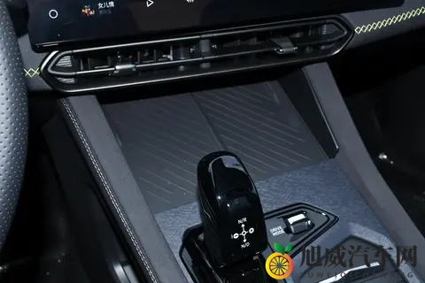 适合年轻人的 “赛道级家轿”！第三代领克 03 上市，还送终身 NOA-2