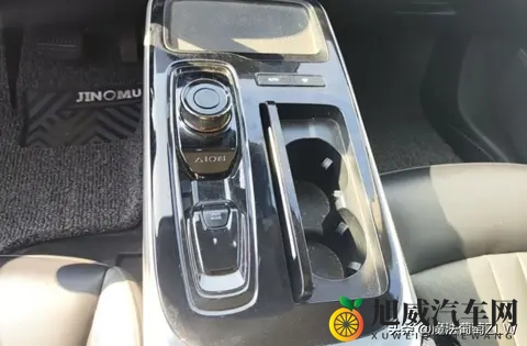 小区炸开锅！王哥买的纯电被质疑不值，他晒出账单后全闭嘴了-3