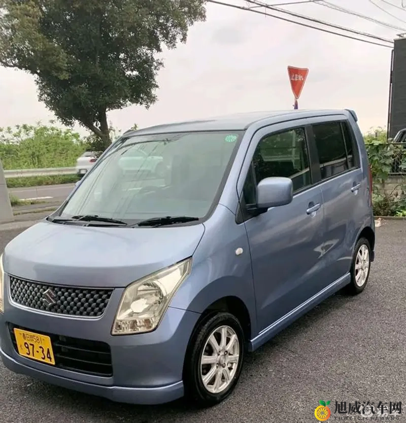 《壮志凌云:满天星》：汽车新贵亮相，速度与美学并存，揭秘豪华驾乘新体验-1