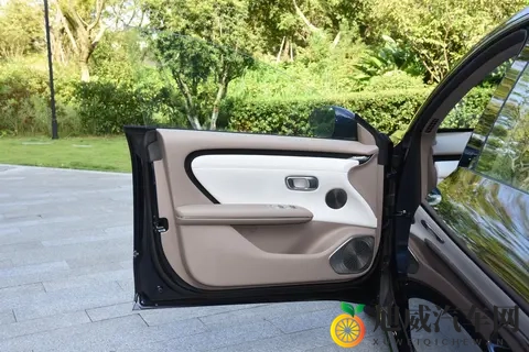 长安启源A06携大空间与高效补能入场，能否打动精打细算的用户？-3