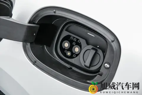 15万内拿下高配智电家轿：小鹏MONA M03与长安启源A06，如何二选一-2