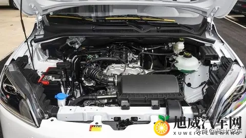 五菱宏光燃油版亮相!15L动力+7座可选,家用拉货两不误-2