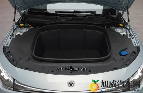 北京奔驰纯电CLA售价249万元起 智能体验有较大进步-3