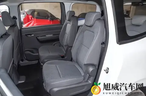 一文看懂新宏光！300公里续航对比81千瓦动力，2850mm轴距空间大-3