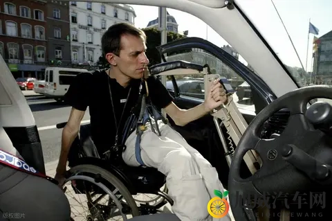 黄色软件下载3.0：汽车生活大变样，智能软件引领新潮流-2