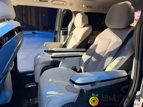 零跑Lafa5首秀：当踏实的造车派开始讲情绪价值-1