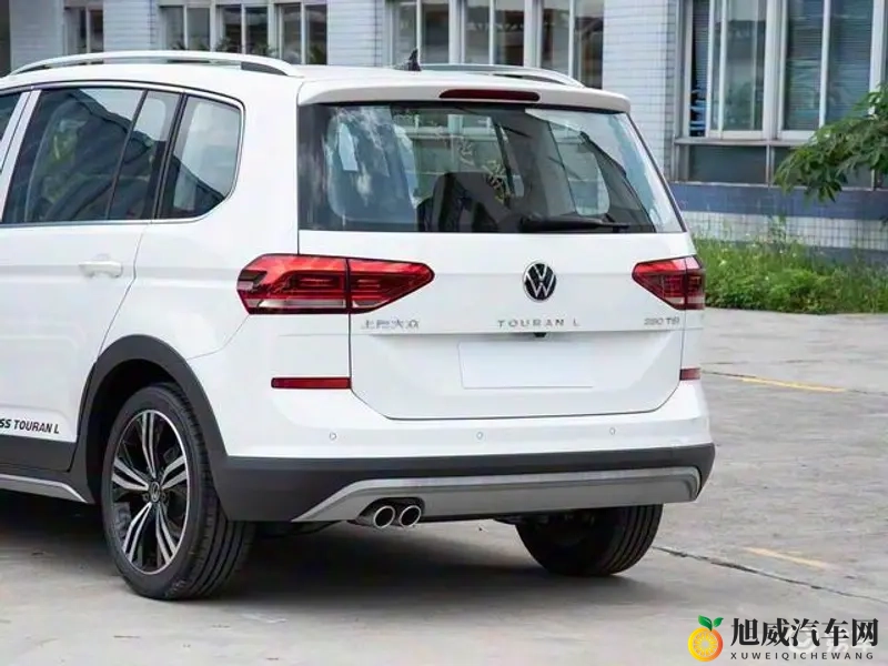 浴室挺进女友闺蜜深处：女友闺蜜浴室探秘之旅-1