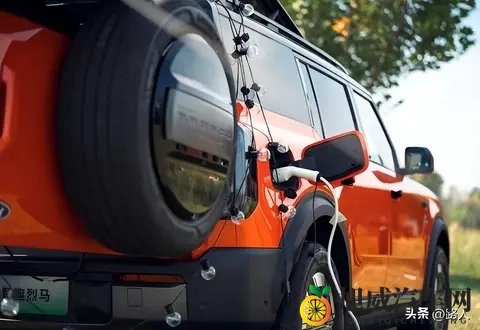 智趣烈马标配66kW顶流外放电能力 提供户外全场景解决方案-1