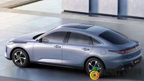 逸动还是帝豪？经济型家用轿车对比，看完就知道怎么选-1