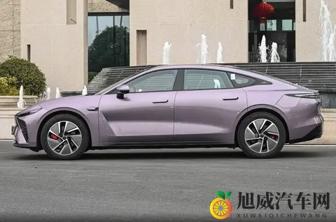 电动轿车全能选手咋炼成的？试驾2025款星纪元ES Ultra四驱旗舰版-2