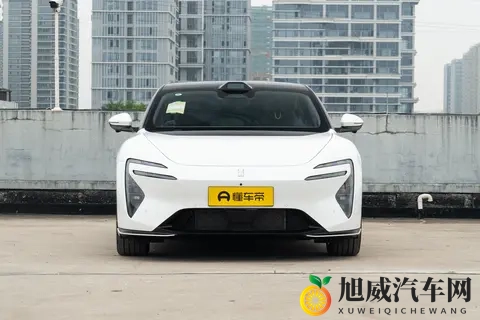 试驾阿维塔06:好车不必取舍 颜值实用性能兼得-2