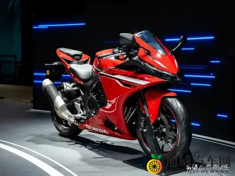 本田2026款携E-Clutch电控离合亮相，CB500四缸版明年入华？-1