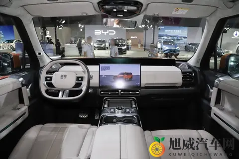 5 米车长 + 173 英寸吸顶屏!捷途纵横 G700 露营、商务,一台车全搞定-1