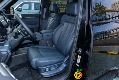 方程豹豹7，家用SUV新选择！1798万起售，实力诠释新奢豪华-3