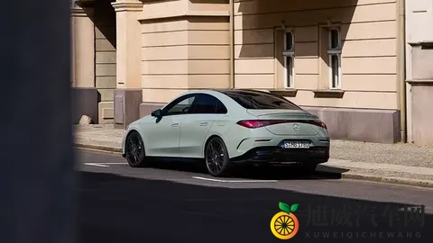 奔驰CLA欧洲也正式开卖了，不同的是，可加油，可充电？-2