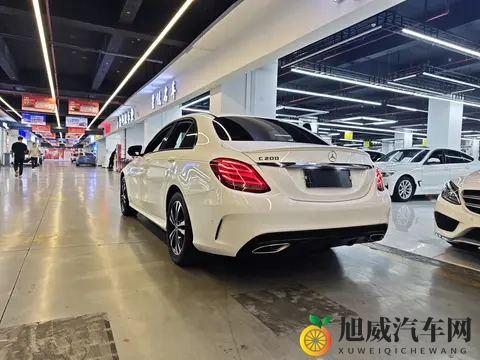 2019年上牌奔驰C200，10万公里，11万多拿下香不香？-1