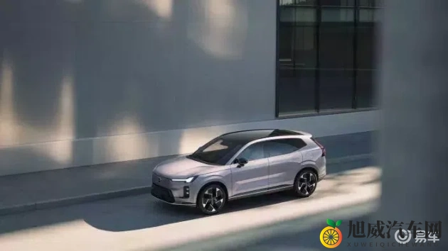 男生艹女生软件：自动驾驶新篇章，未来驾驶体验大革新-1