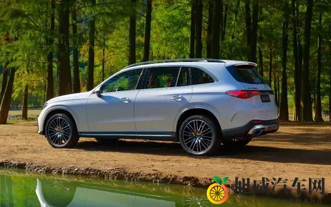 奔驰GLC降价了，宝马奥迪慌不慌？豪华车也卷起来了-2