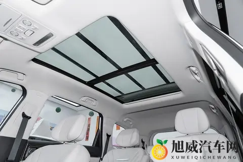 国产又一插混7座MPV,车长4850mm,2+2+3座椅,纯电续航120km-3