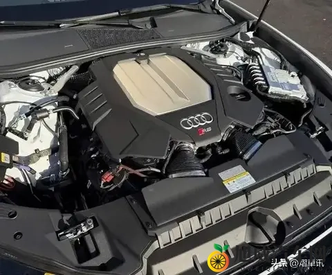 奥迪新款 RS6发布，外观犀利 配置升级 内饰豪华，搭载V8动力+四驱！-1