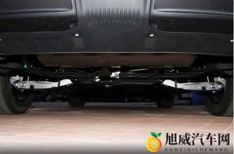 标配四轮独悬，可选后驱_四驱，奇瑞风云T11实力怎样？-3