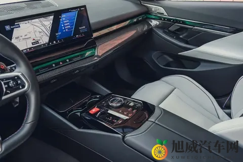 插电混动高性能旅行车，2025款宝马M5旅行版实车图曝光-2