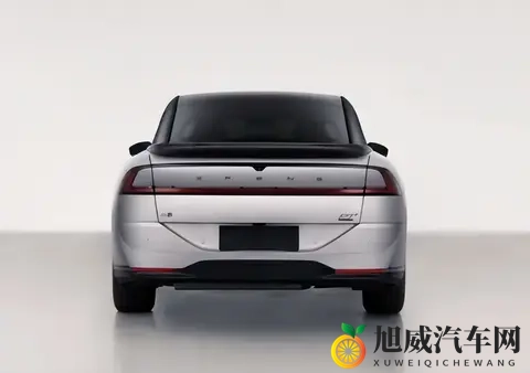 ULTRA标加持!小鹏P7+增程版曝光,2250TOPS算力,纯电续航325km-1