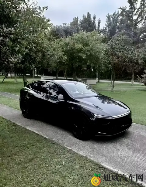 2885万起、821km续航！特斯拉Model Y长续航版上市！买它值不值？-2