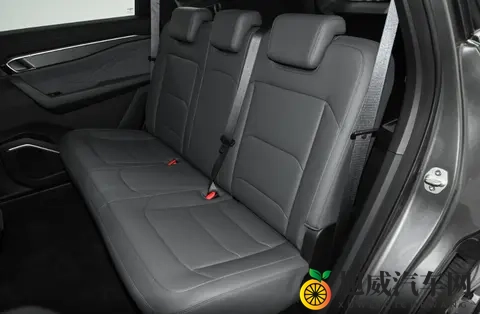 三种座椅布局可选，2026款吉利豪越L实力提升，能获得用户认可吗-3
