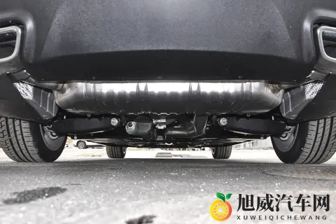 四川少妇XXXⅩ性XXX：体验新SUV，四川少妇感受独特驾驶乐趣-1