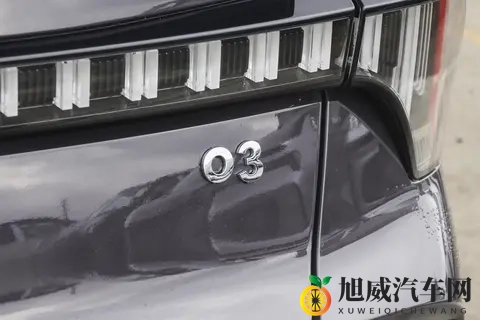 燃油车也智能！这款10万级运动轿车，动力性能不输合资品牌-3