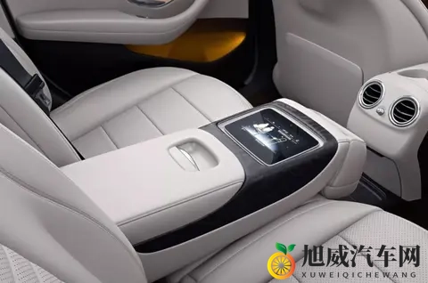 2026款奔驰长轴距E级上市，新增经典版仅售4299万，剑指宝马5系-1