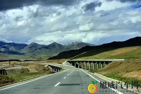 国省道超车风险需警惕！这样超车才安全→-1