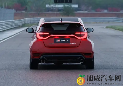 进博会汽车看点：昂贵的三缸四驱车，丰田GR YARIS售价3998万元起-1