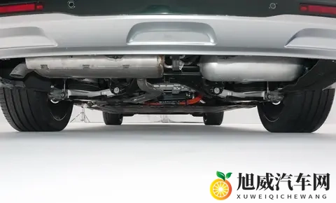 30万内唯一三电机大型SUV？零跑D19的“王炸”还在内饰里-1