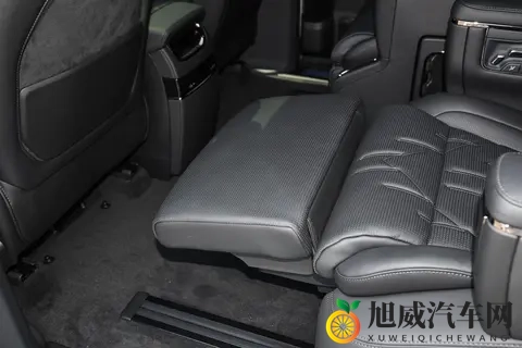 限时享10000元置换金,车长5217mm,配齐冰箱沙发大彩电,极氪009-3