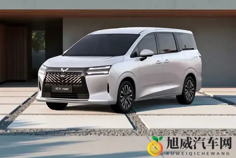 七万块买辆大家伙，五菱星光730真把家用车给憋屈坏了-1