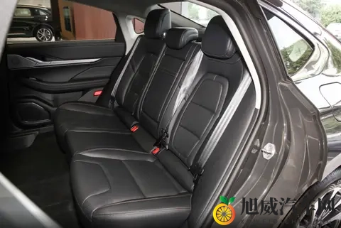 有亮点但不多，林肯Z推出大幅购车优惠，哪款配置值得大家入手-2