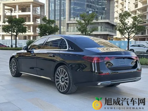 准新二手奔驰E级：2024款，1万公里，轻混动力依旧丝滑！-1