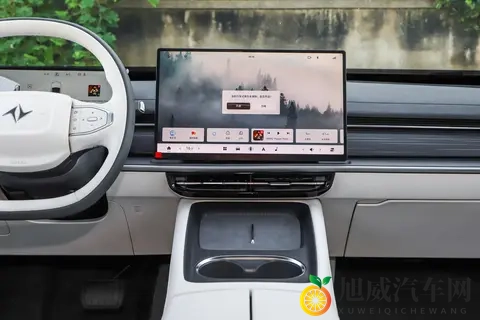 试驾东风奕派 eπ007+：颜值吸睛、操控够劲，智能还懂我-2