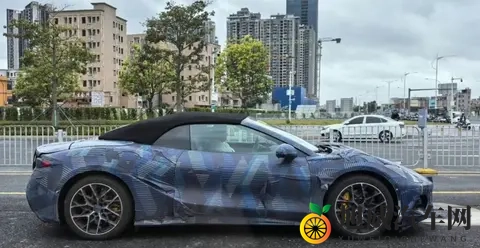 腾势Z敞篷跑车曝光！比亚迪的首款敞篷跑车！-3