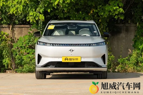 东风eπ008五座版：设计大气、空间宽敞、配置丰富，值得一看-1